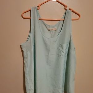 Womens pocket tank top